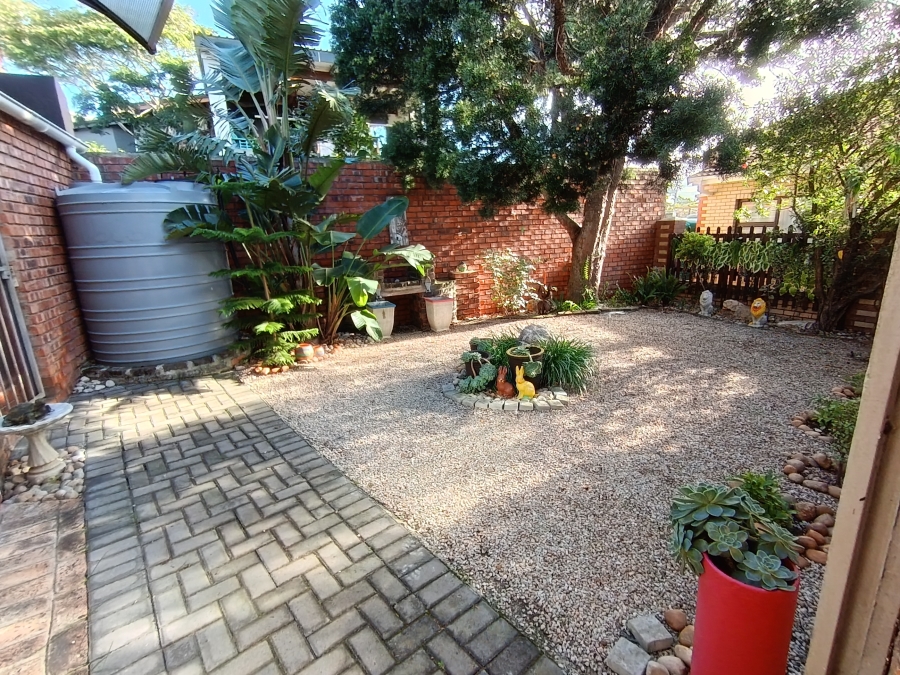3 Bedroom Property for Sale in Wavecrest Eastern Cape